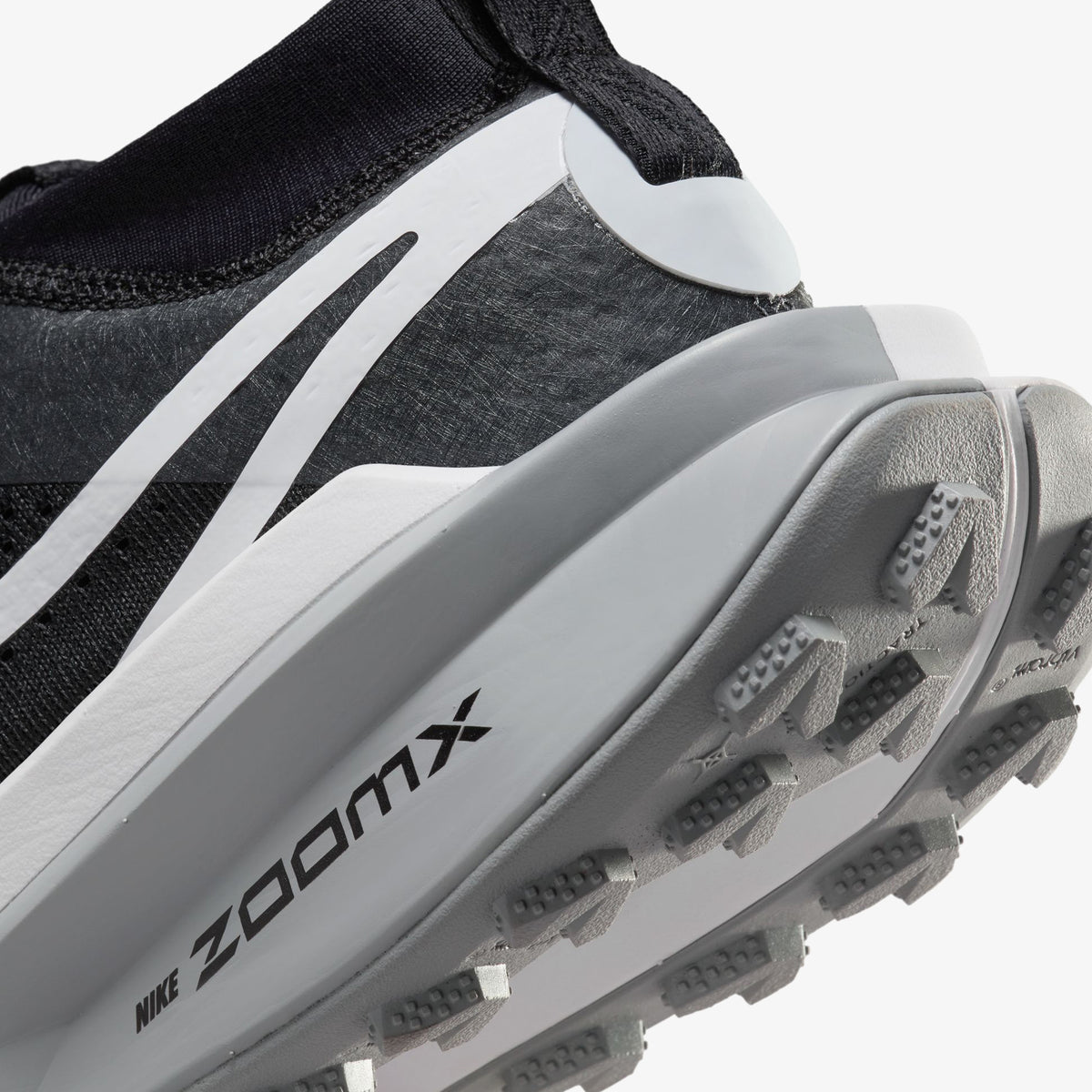 Nike Zoom X Zegama Kadın Siyah Koşu Ayakkabısı