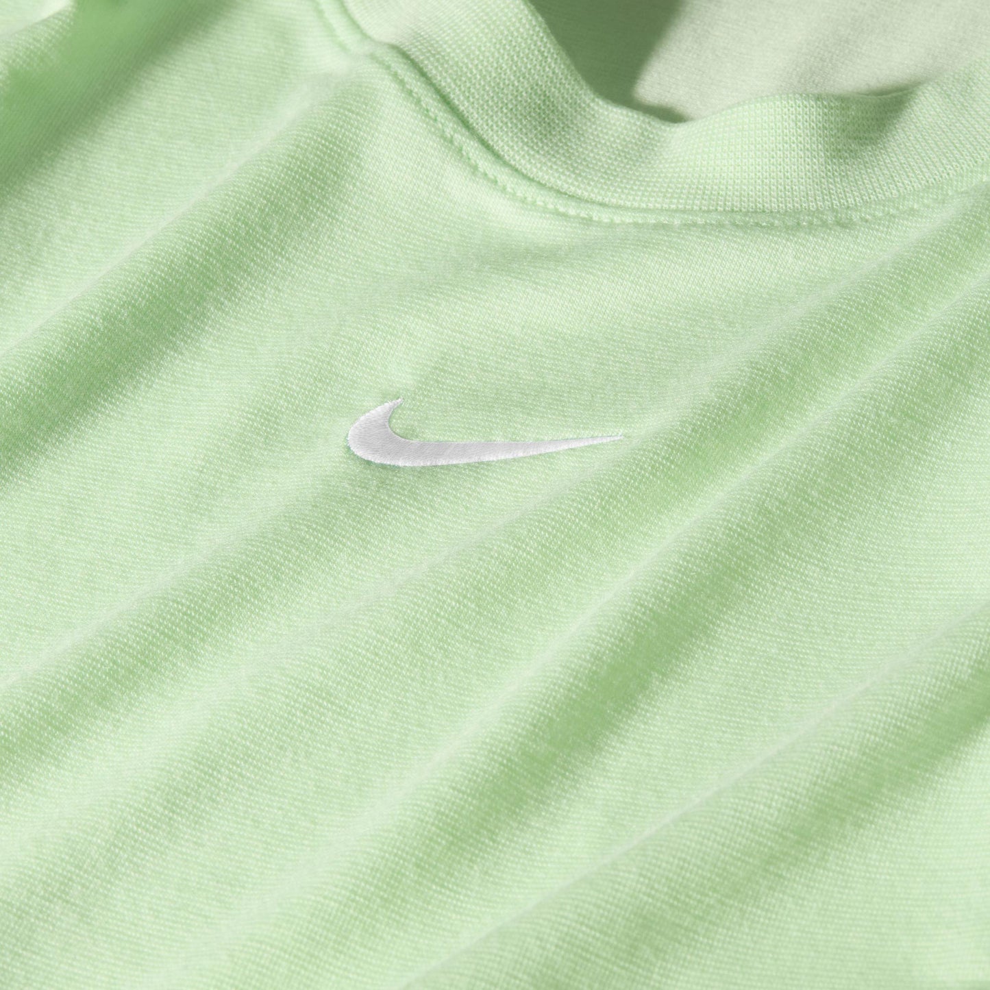 Nike Sportswear Essential Kadın Yeşil T-shirt
