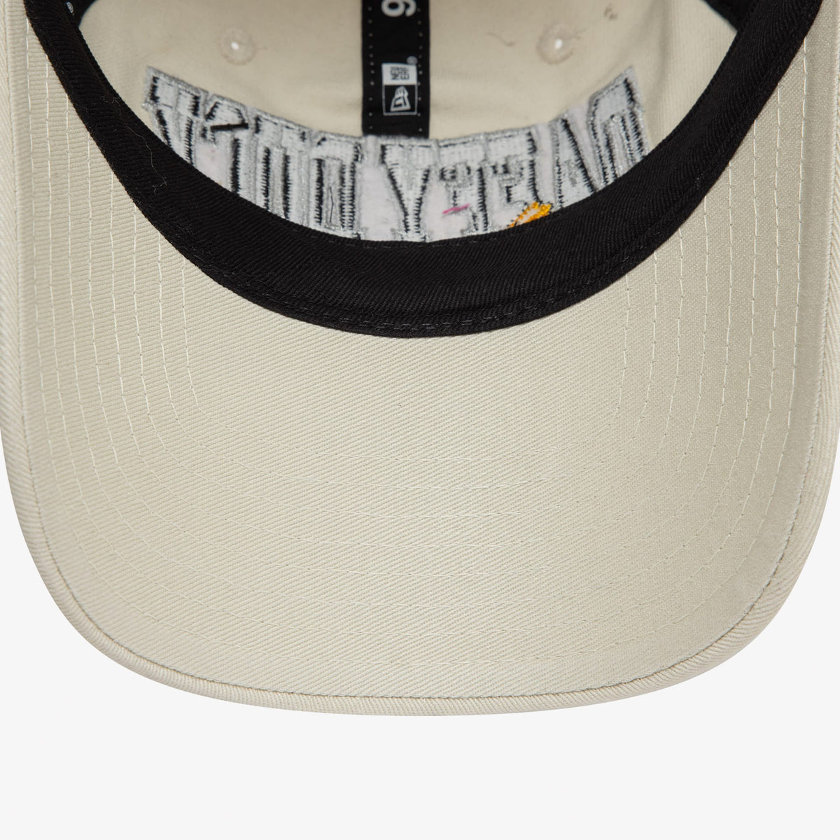 New Era 920 Duffy Duck Kadın Bej Şapka