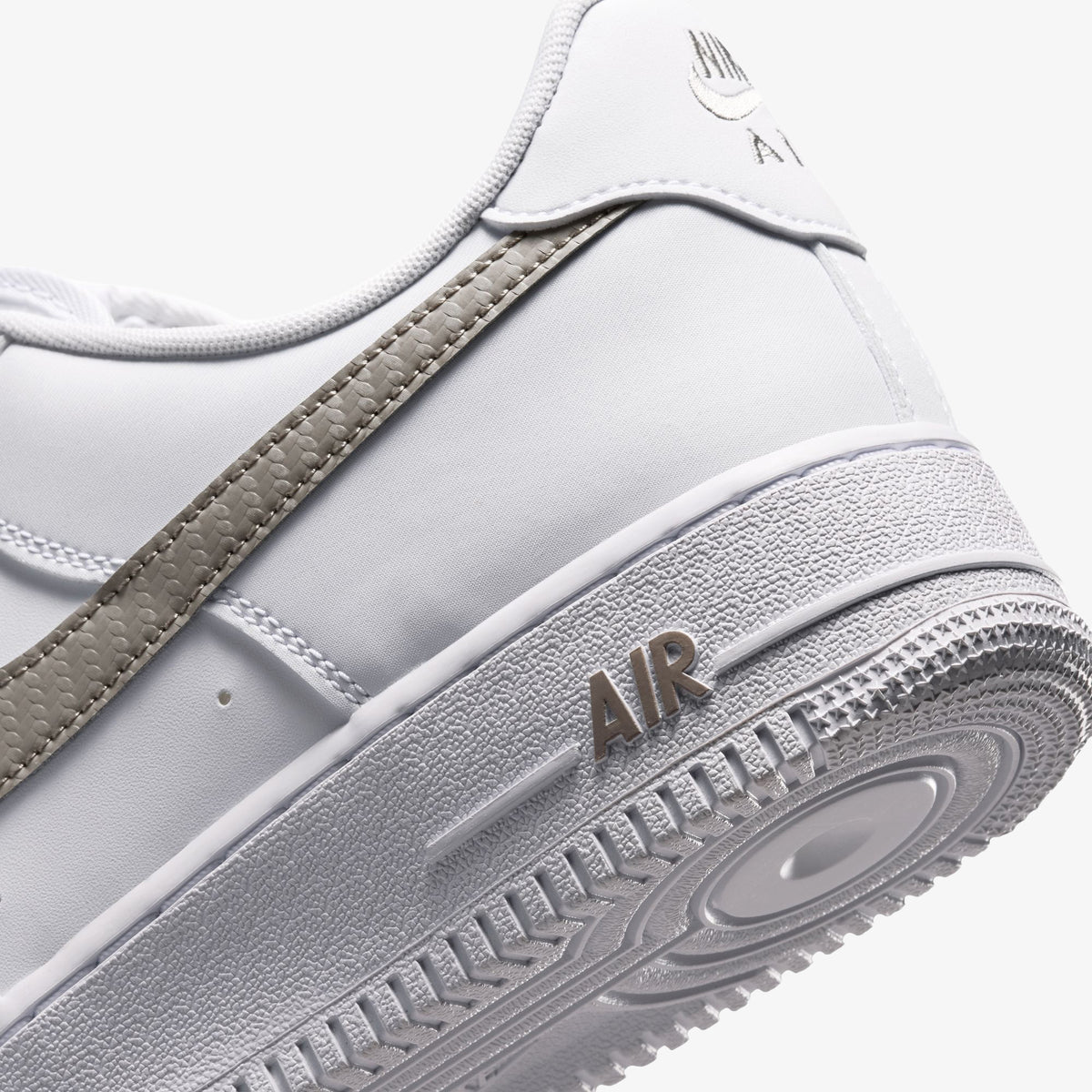 Nike Air Force 1 '07 Erkek Beyaz Spor Ayakkabı