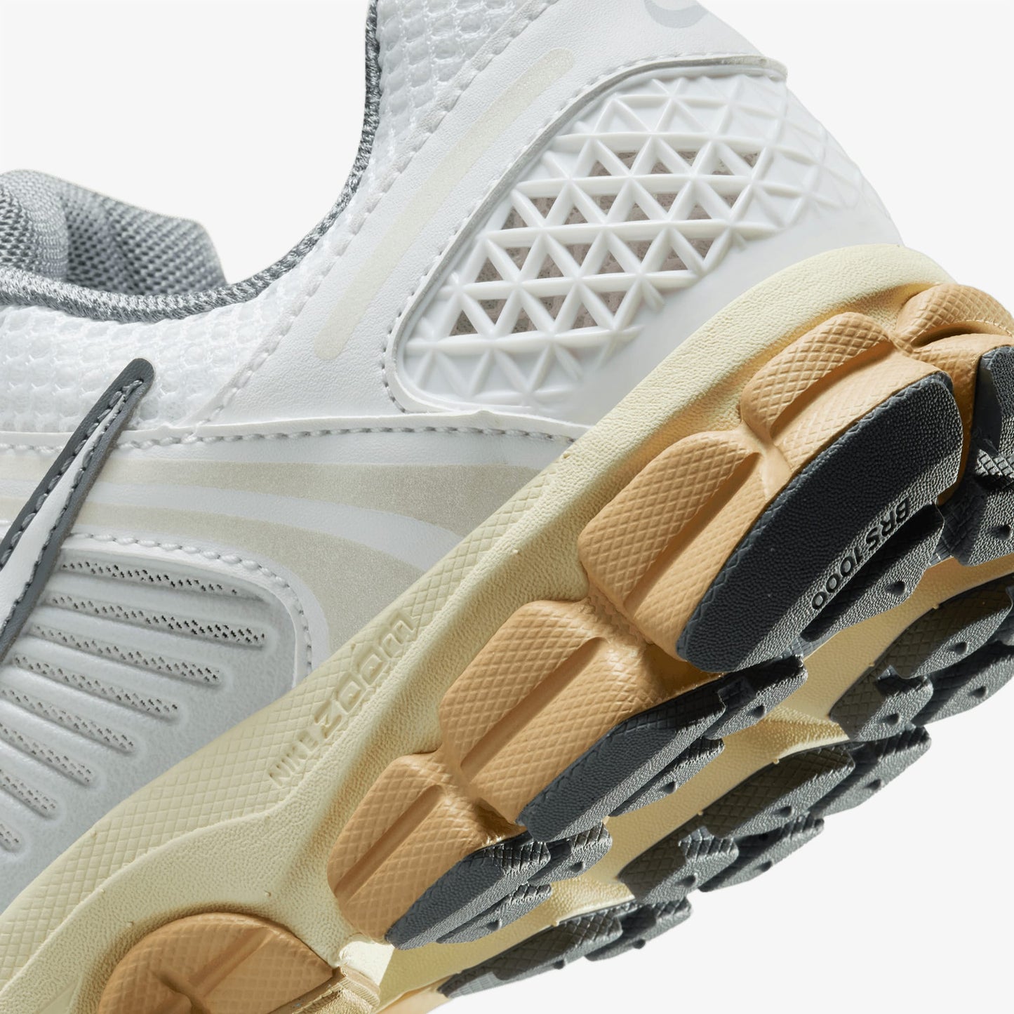 Nike Zoom Vomero 5 Kadın Beyaz Sneaker
