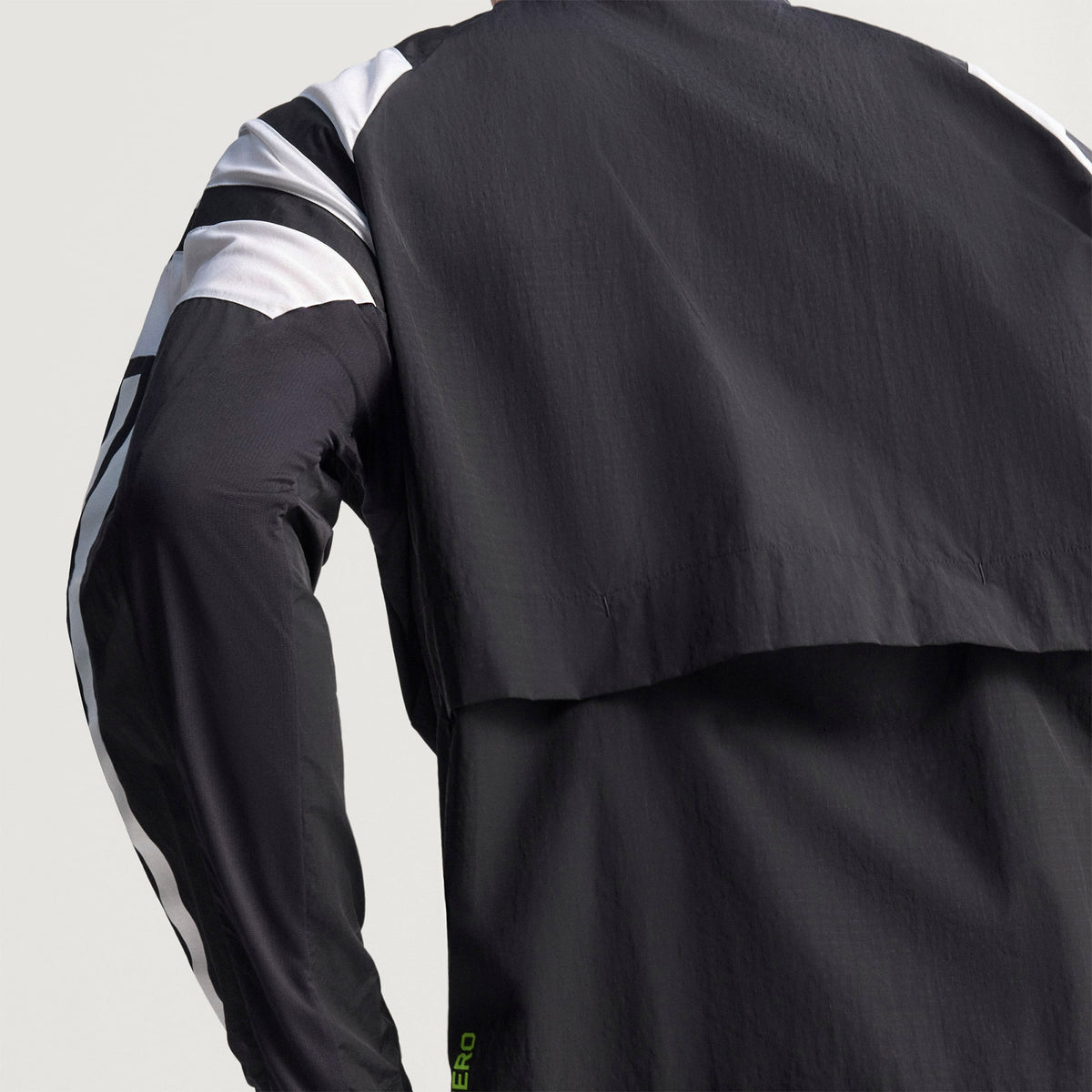 Adidas Adizero Archive Erkek Siyah Koşu Rüzgarlık