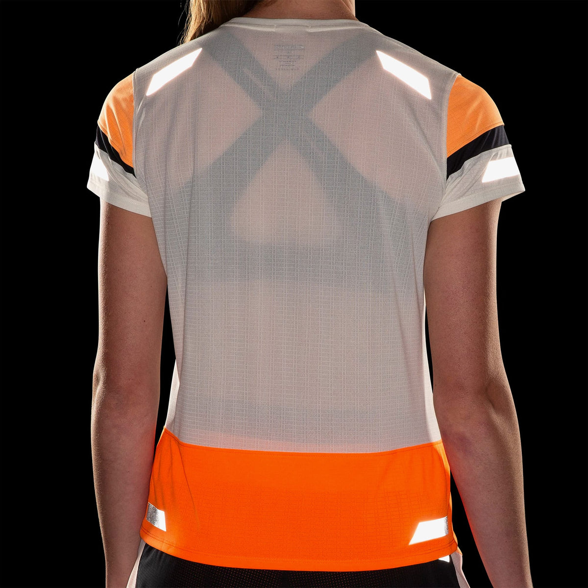 Brooks Run Visible Sleeve 2.0 Kadın Beyaz T-shirt