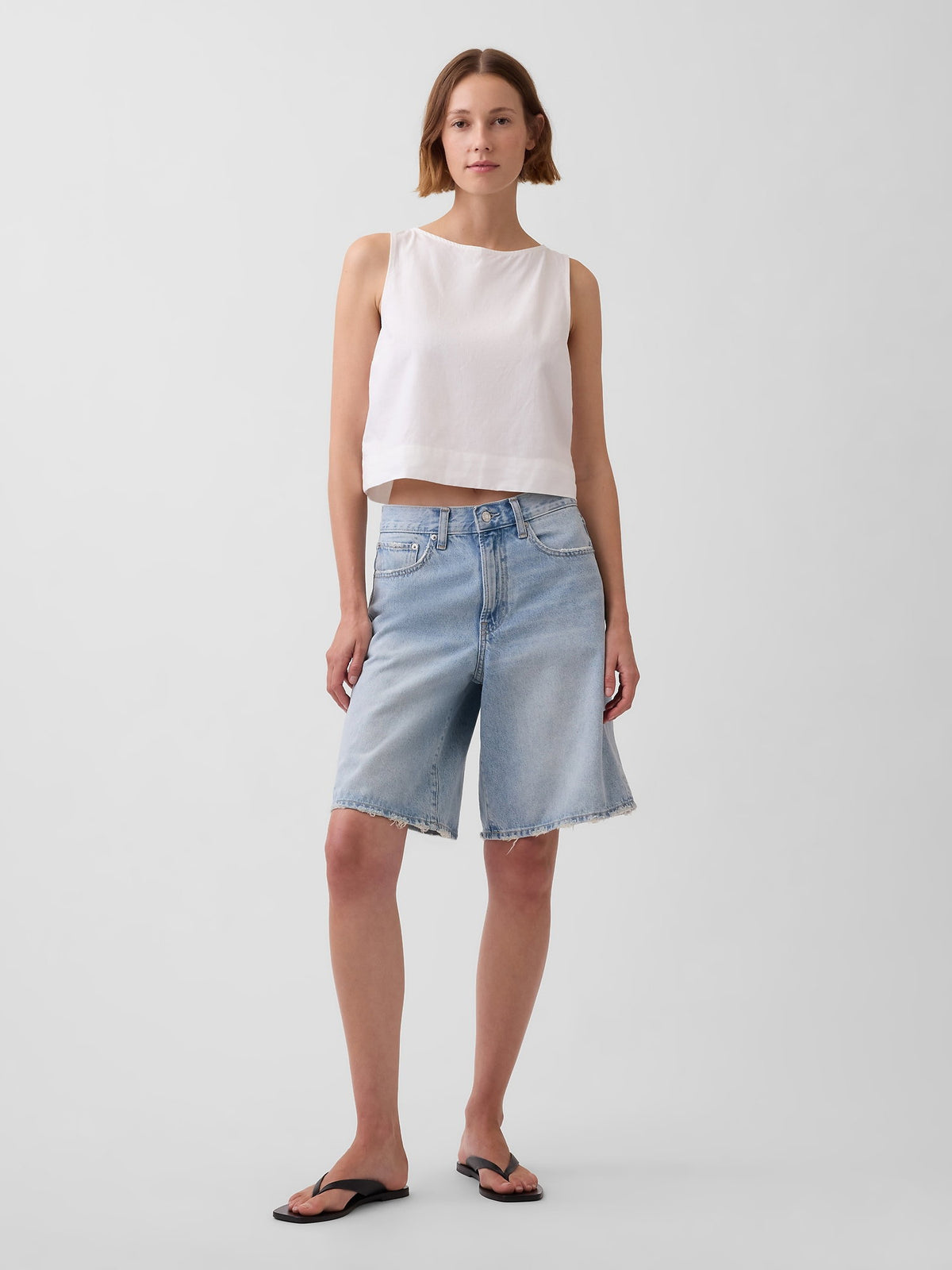 Beyaz Keten Karışımlı Crop Shell Kolsuz Bluz