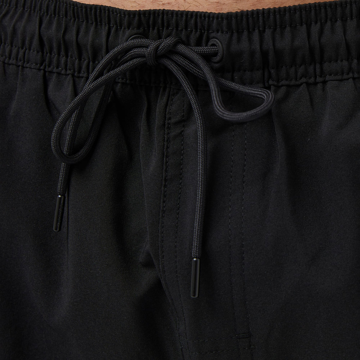 Calvin Klein Medium Drawstring Core Erkek Siyah Deniz Şortu