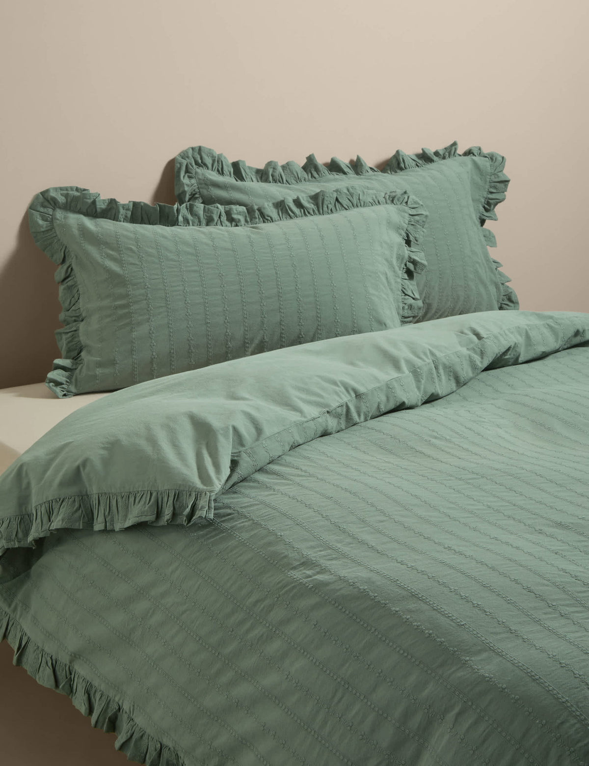 Pamuklu French Ruffle Nakışlı Nevresim Takımı