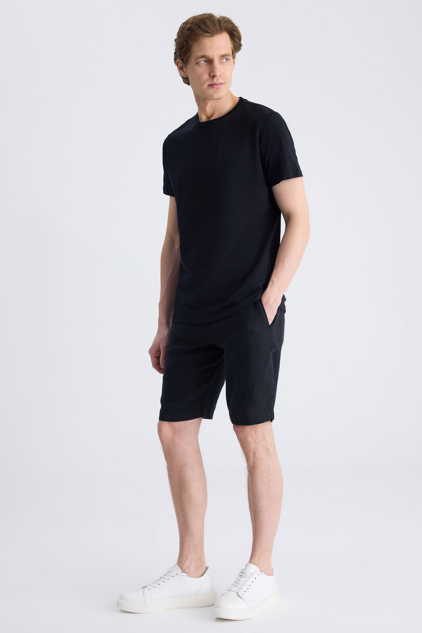 Ds Damat Slim Fit Siyah Düz %100 Keten Şort
