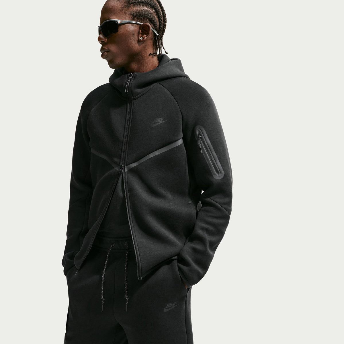 Nike Tech Erkek Siyah Şort