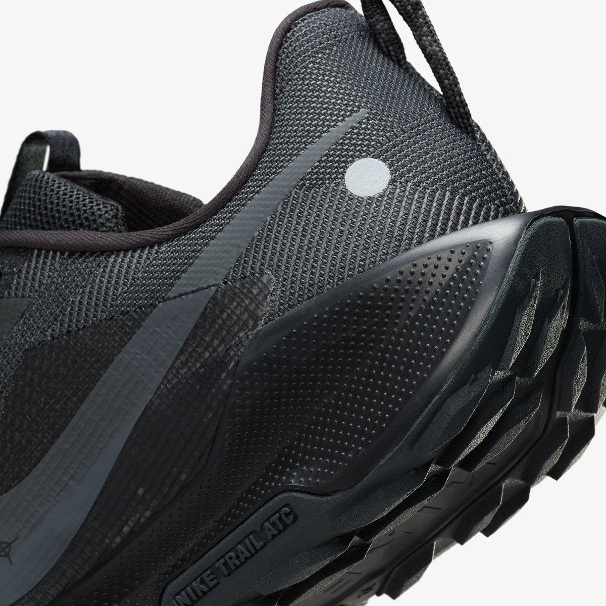Nike Pegasus Trail 5 Erkek Siyah Koşu Ayakkabısı