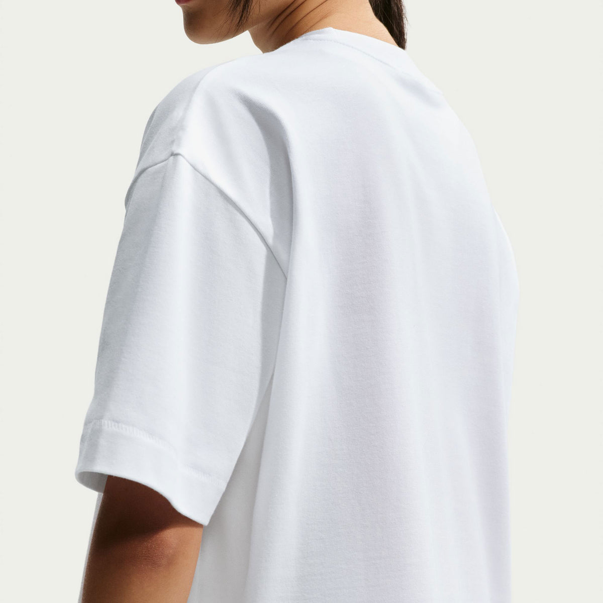 Nike Sportswear Luxe Boxy Kadın Beyaz T-shirt