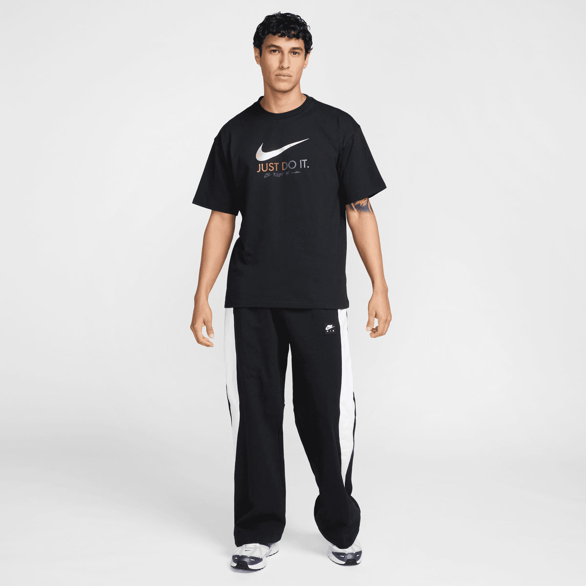 Nike Oc Cosmic Erkek Siyah T-shirt
