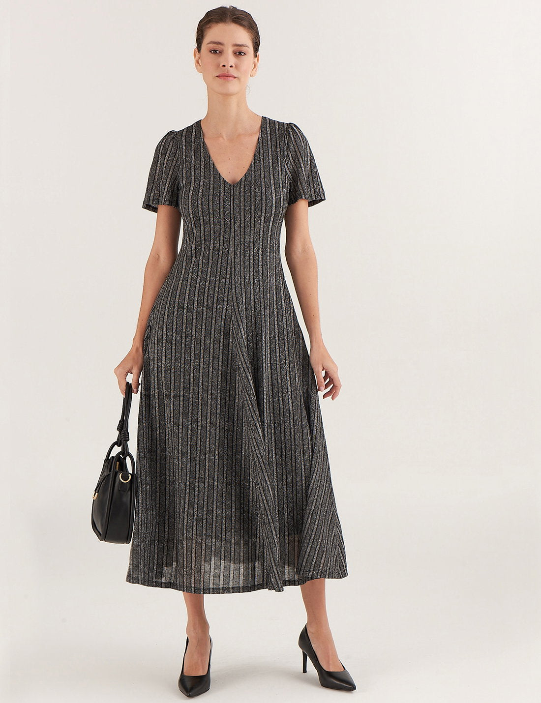 Kısa Kollu Midi Örme Elbise