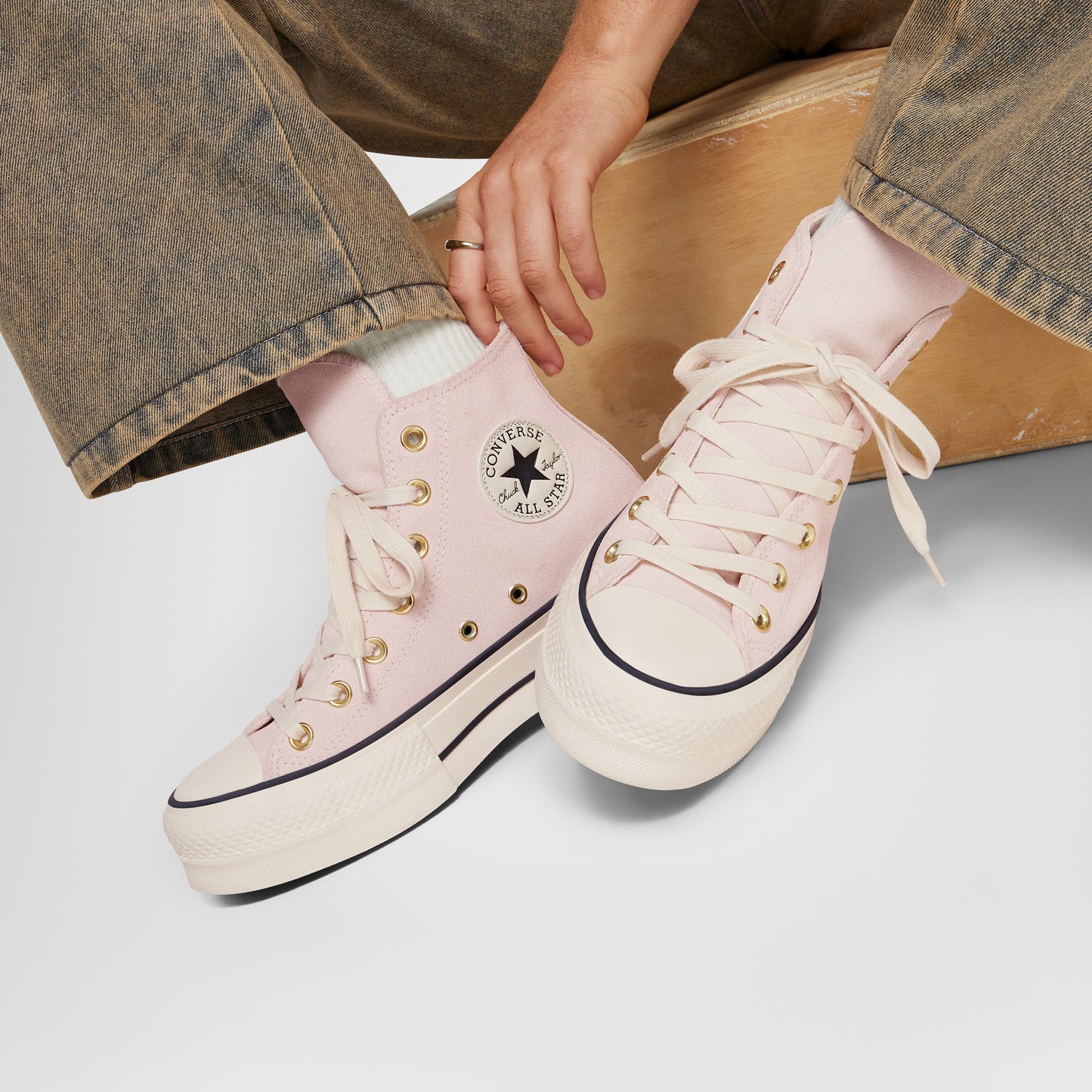 Converse Chuck Taylor All Star Lift Unisex Pembe Süet Platform Sneaker