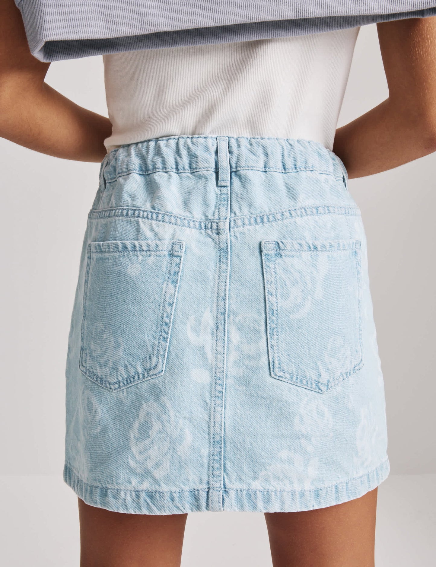 Gül Desenli Denim Etek