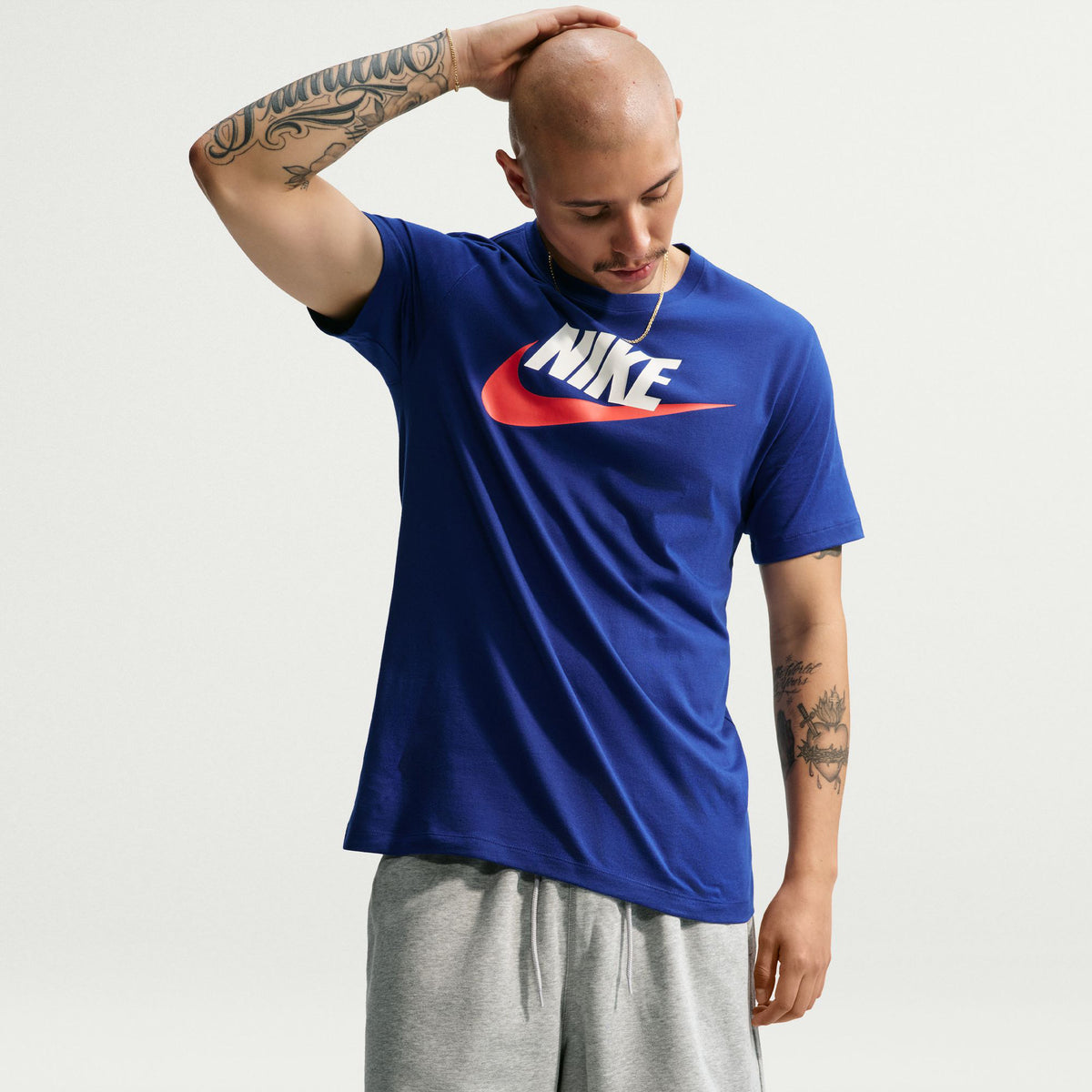 Nike Club Flow Erkek Gri Şort