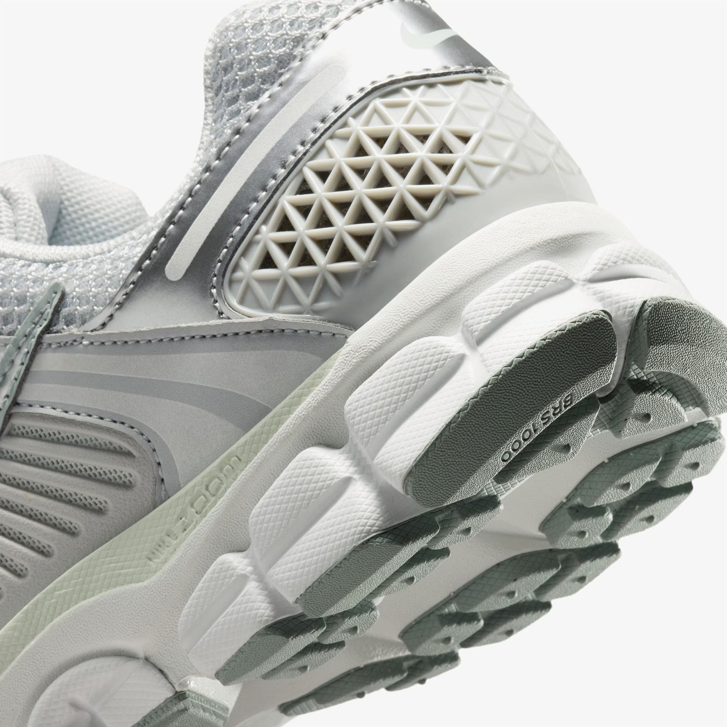 Nike Zoom Vomero 4 Kadın Siyah Spor Ayakkabı