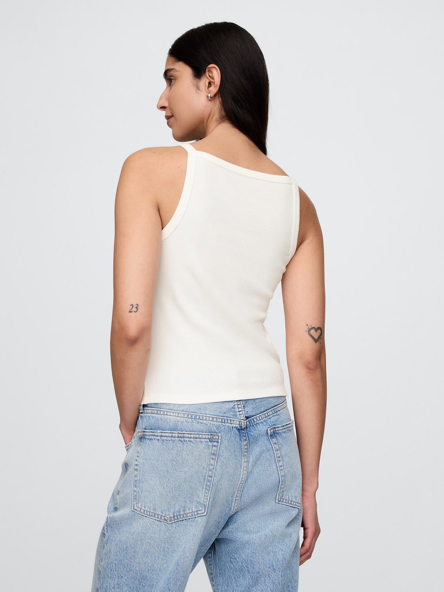 Beyaz Halter Yaka Modern Atlet