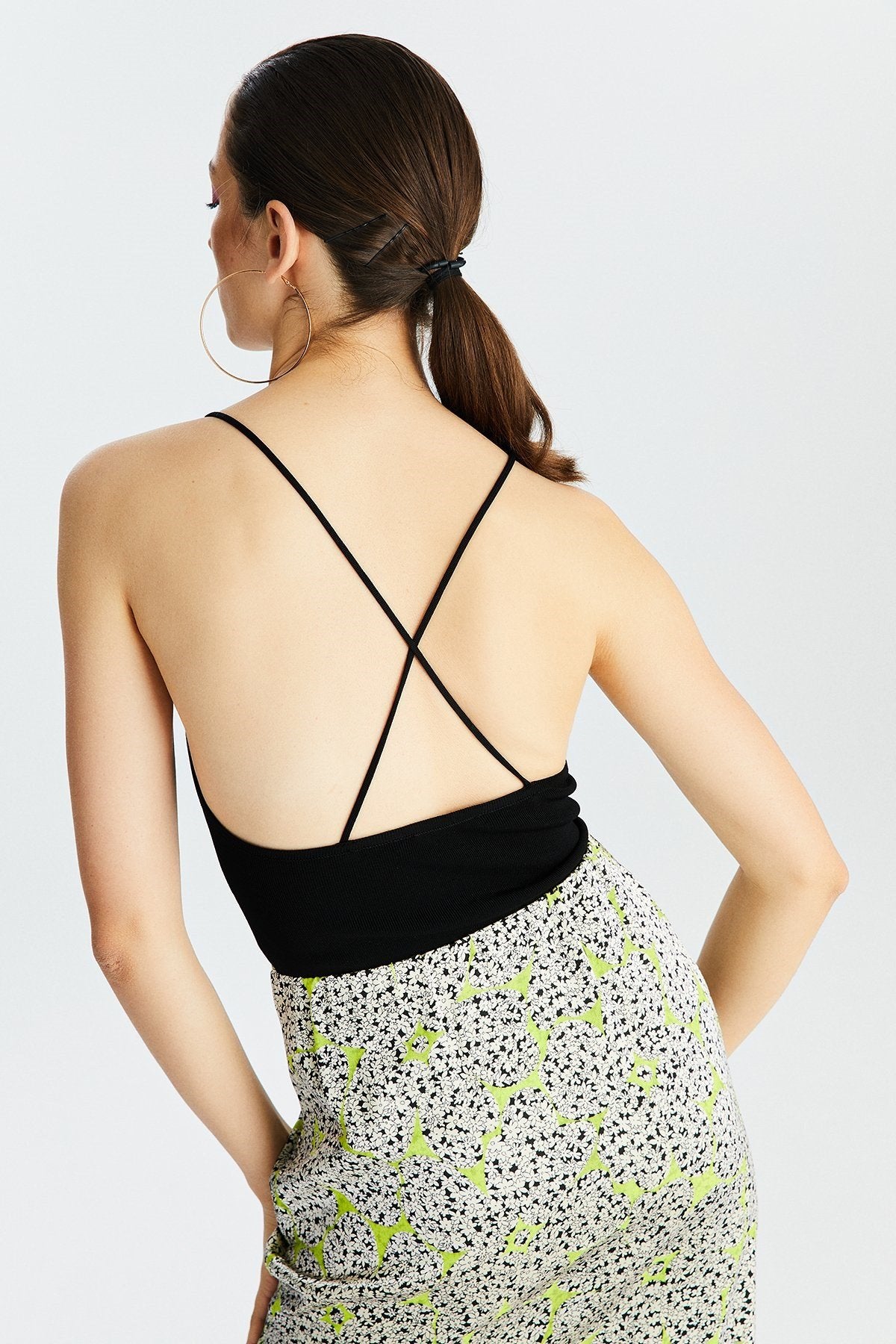 Siyah Askılı Triko Crop Top
