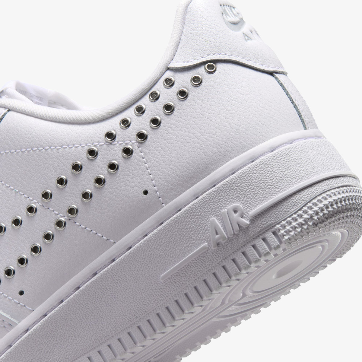 Nike Air Force 1 '07 Lv8 Kadın Beyaz Spor Ayakkabı