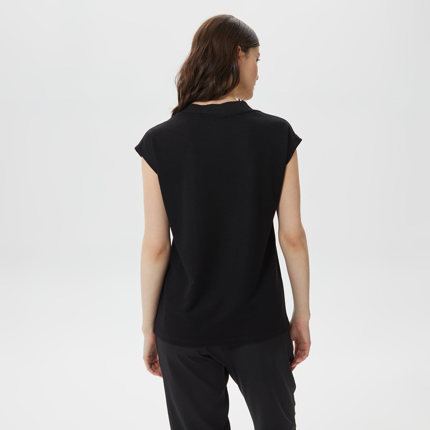 Lacoste Kadın Slim Fit V Yaka Siyah T-shirt