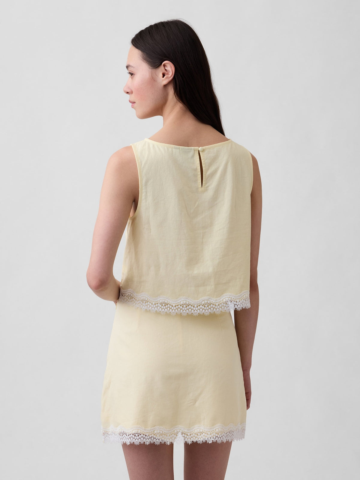 Sarı Keten Karışımı Dantel Kenar Crop Bluz