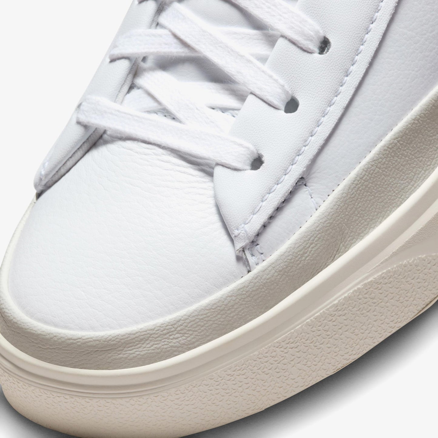 Nike Blazer Phantom Mid Erkek Beyaz Spor Ayakkabı