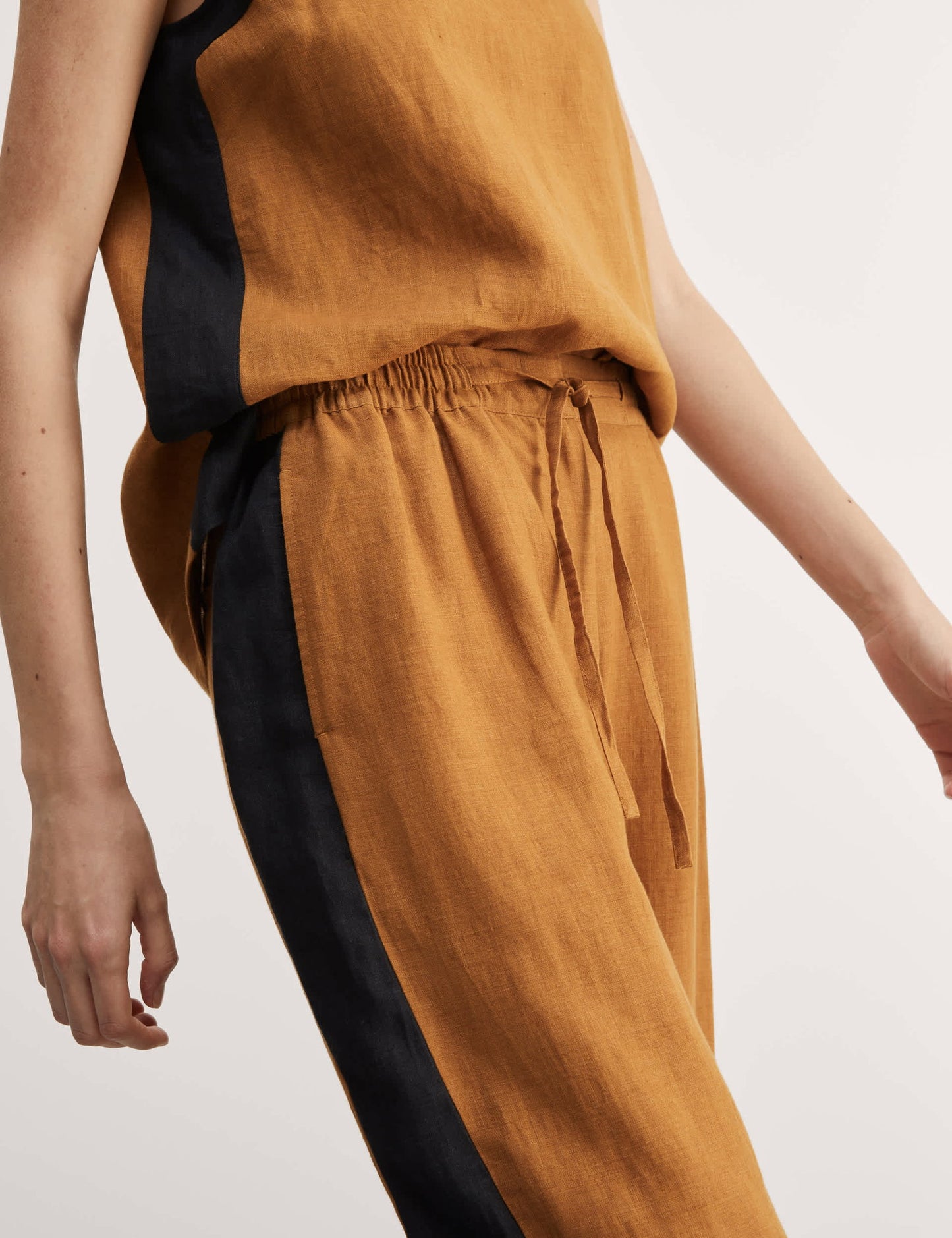 Jaeger Saf Keten Şerit Detaylı Wide Leg Pantolon