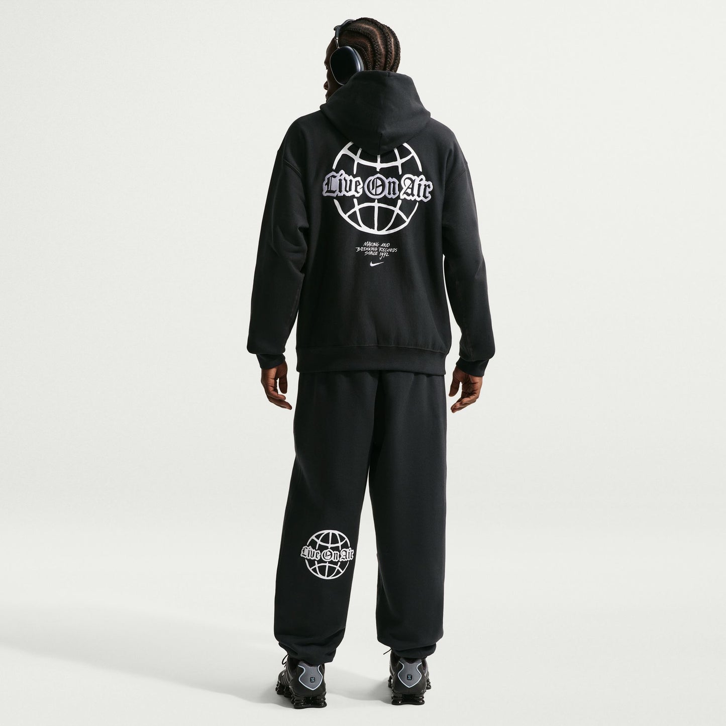 Nike Solo Swoosh Erkek Siyah Sweatshirt