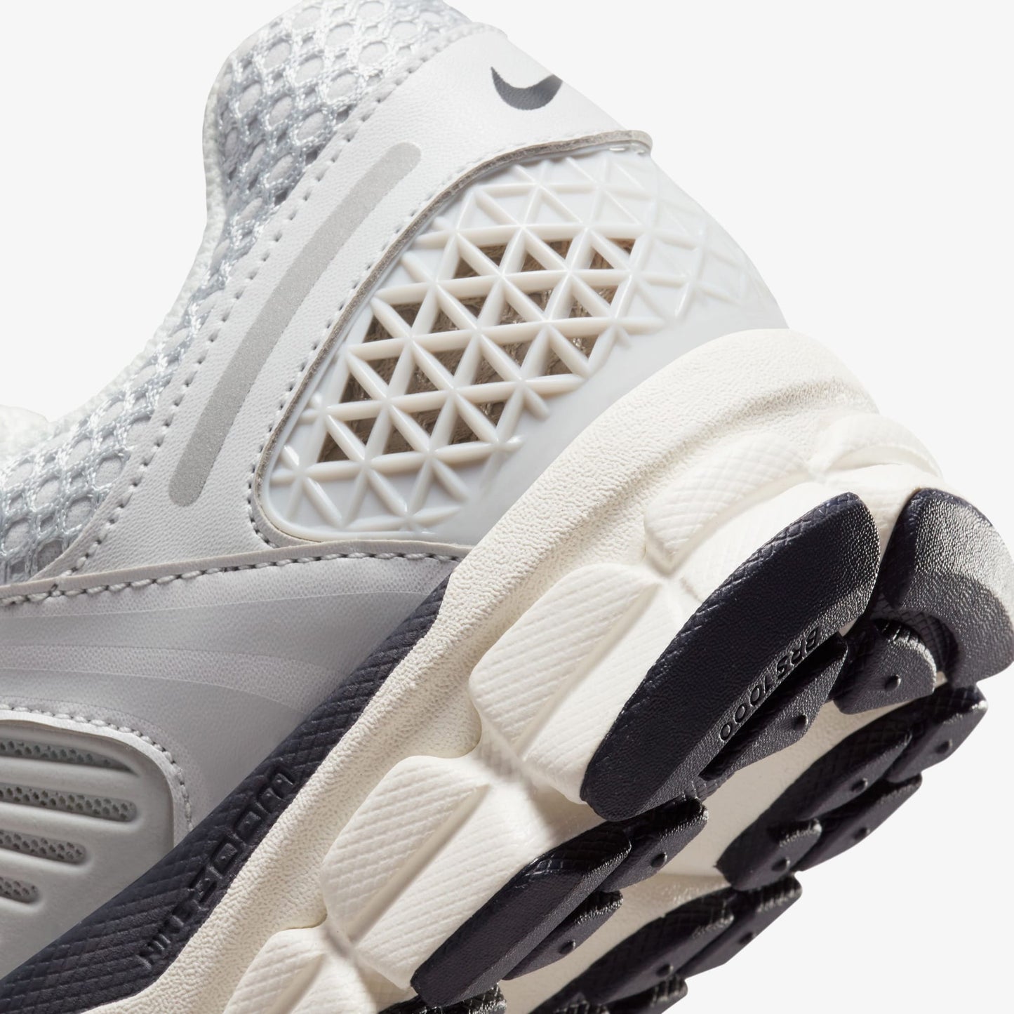 Nike Zoom Vomero 5 Kadın Gri Spor Ayakkabı
