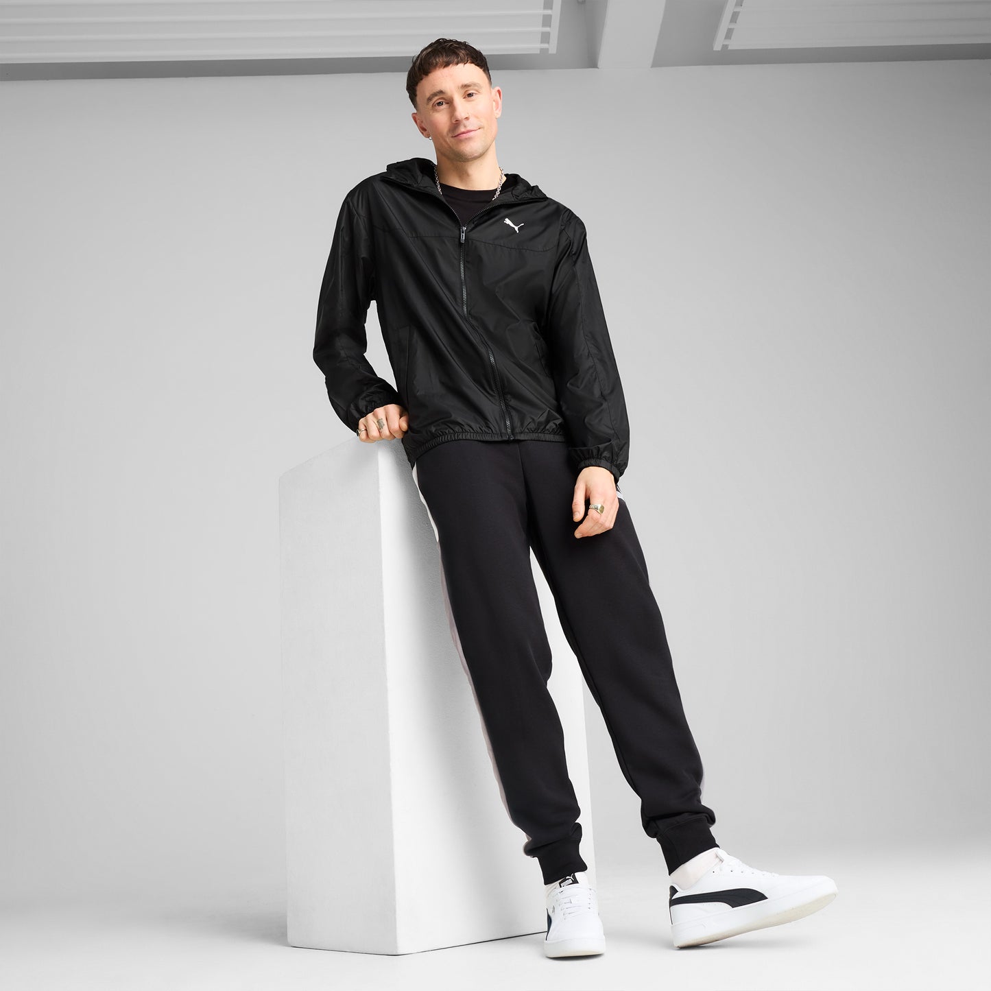Puma Essentials Regular Windbreaker Erkek Siyah Ceket