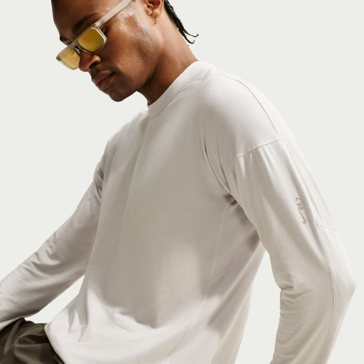 Nike Dri Fit 24.7 Erkek Krem T-shirt