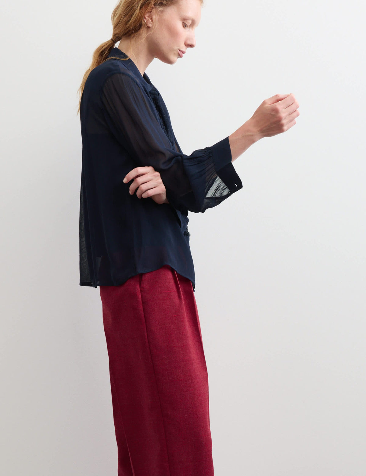 Yakalı Fırfır Detaylı Transparan Bluz