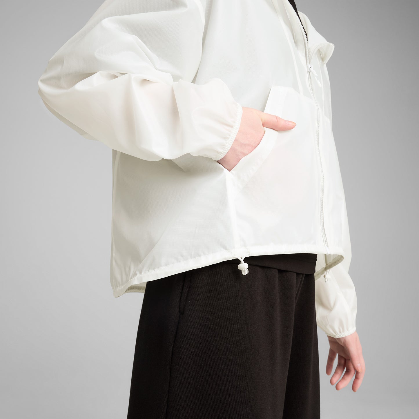 Puma Wardrobe Essentials Oversized Kadın Beyaz Rüzgarlık