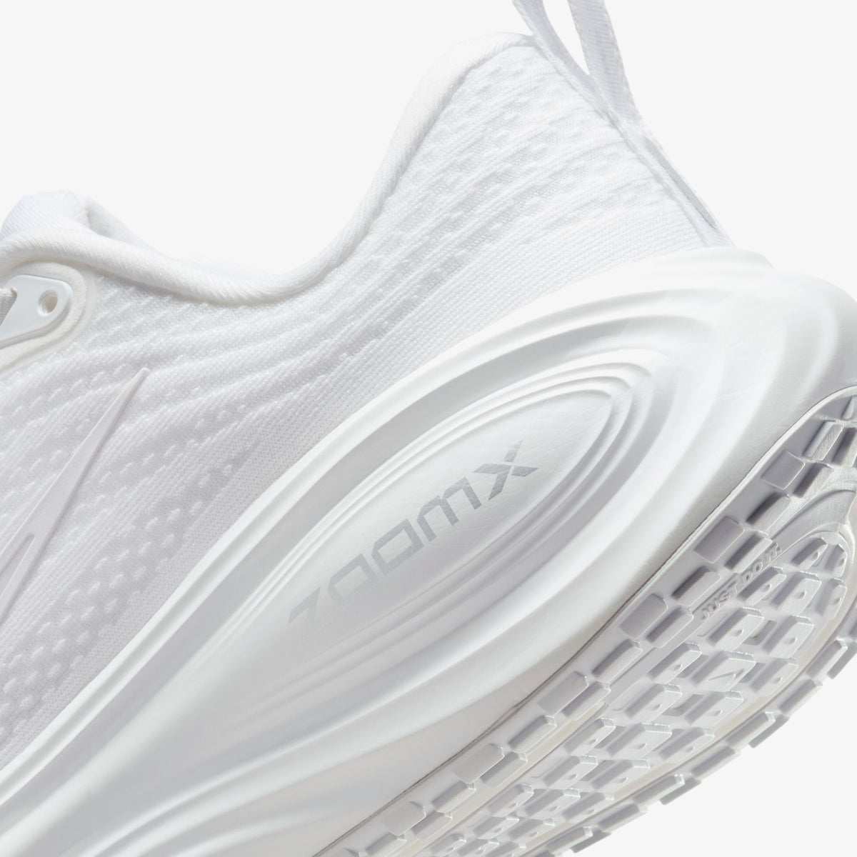 Nike Vomero Plus Kadın Beyaz Koşu Ayakkabısı