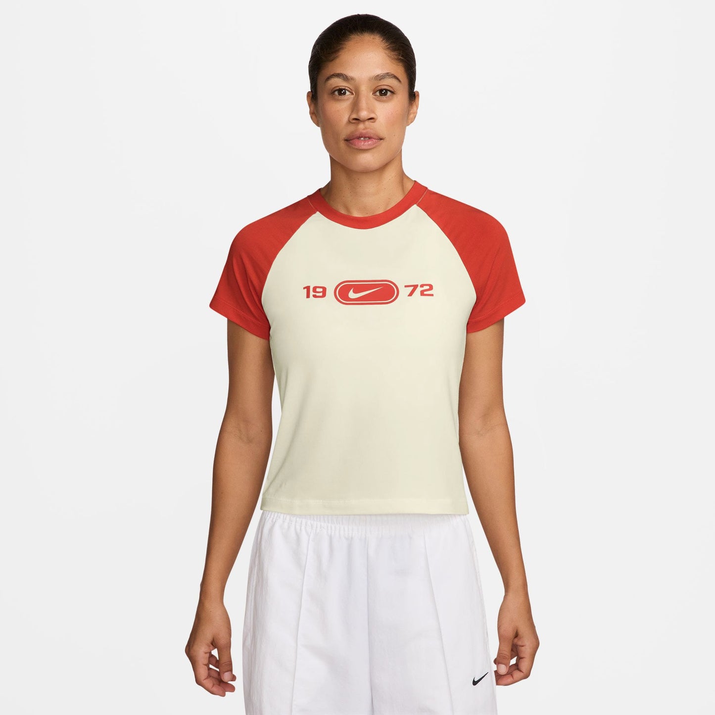 Nike Sportswear Chill Knit Kadın Beyaz T-shirt