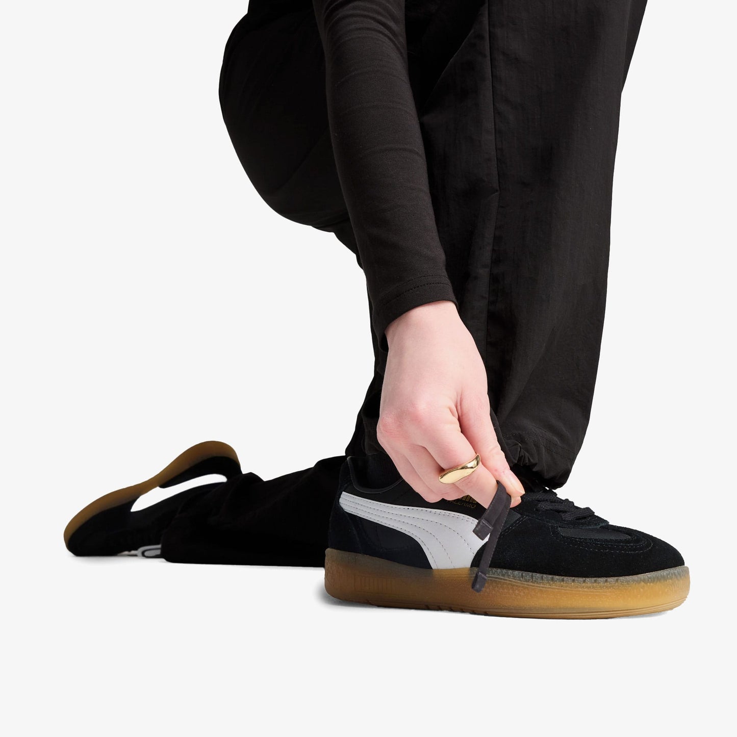 Puma Wardrobe Essentials Relaxed Kadın Siyah Eşofman Altı