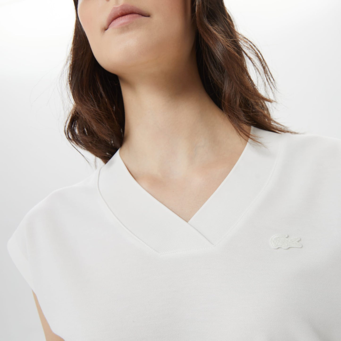 Lacoste Kadın Slim Fit V Yaka Beyaz T-shirt