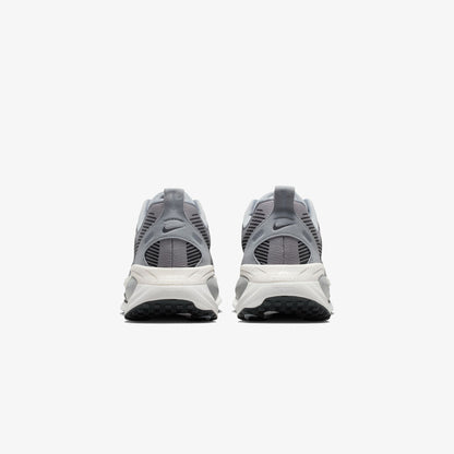 Nike Vomero Premium Erkek Gri Koşu Ayakkabısı