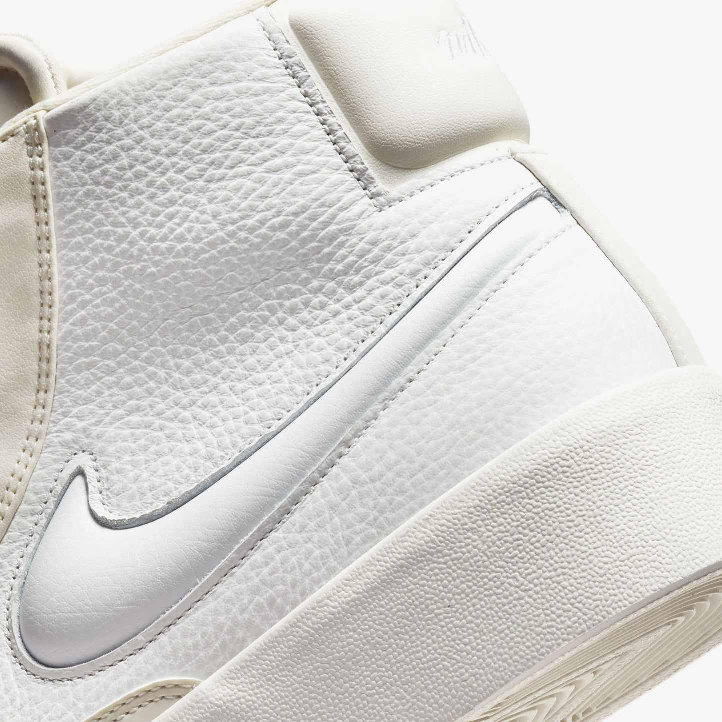 Nike Blazer Mid Victory Kadın Beyaz Spor Ayakkabı