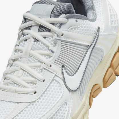Nike Zoom Vomero 5 Kadın Beyaz Sneaker
