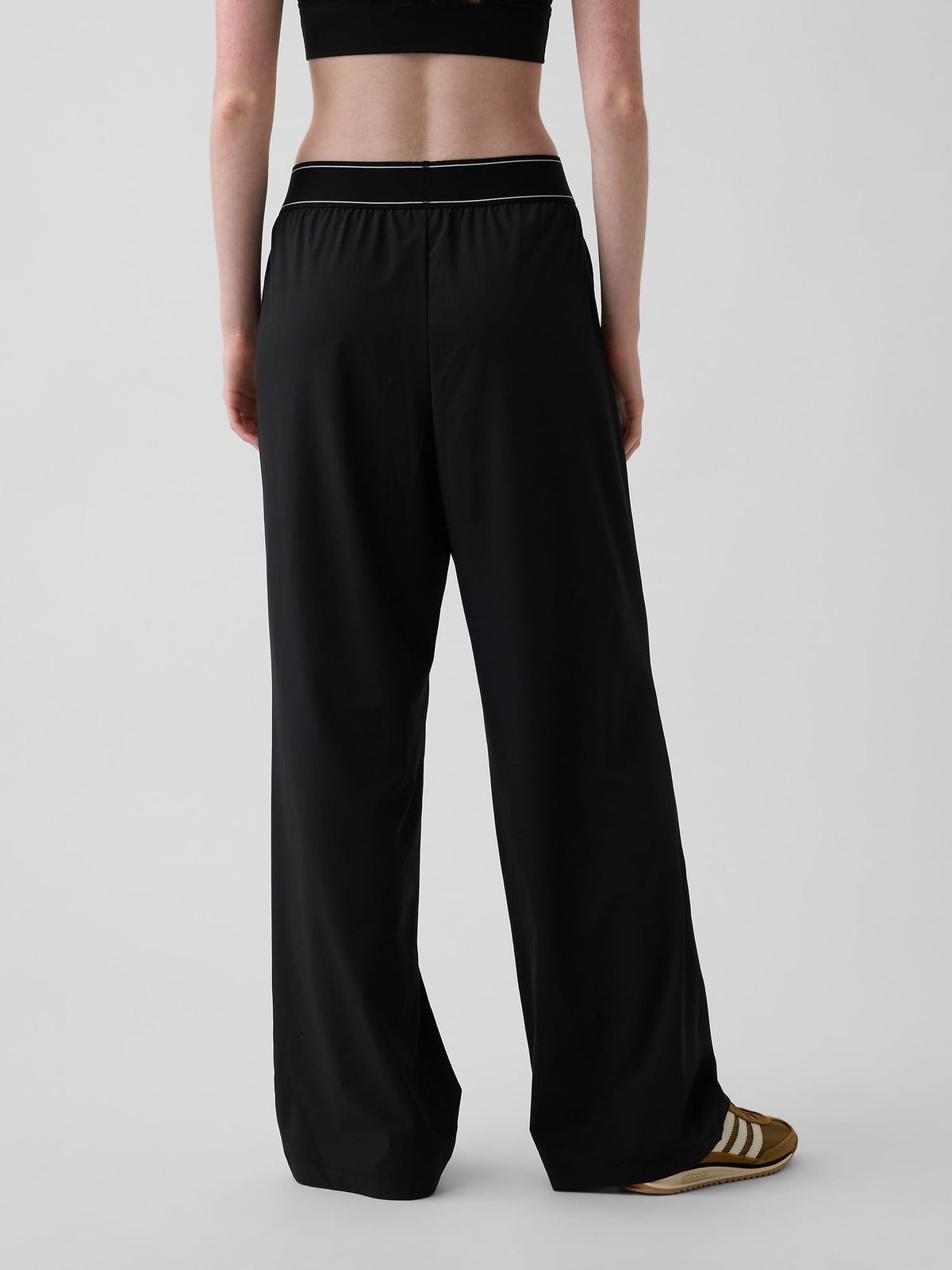Siyah Gapfit Pileli Easy Logo Pantolon