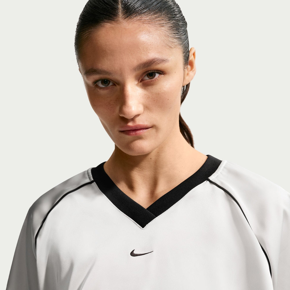 Nike Offline Woven Ss Kadın Gri T-shirt