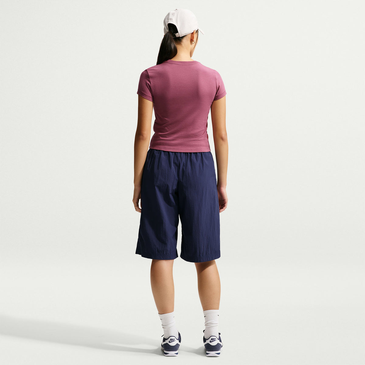 Nike Chill Knit Mid Cropped Kadın Pembe T-shirt