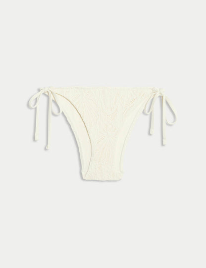 Detaylı Bikini Altı