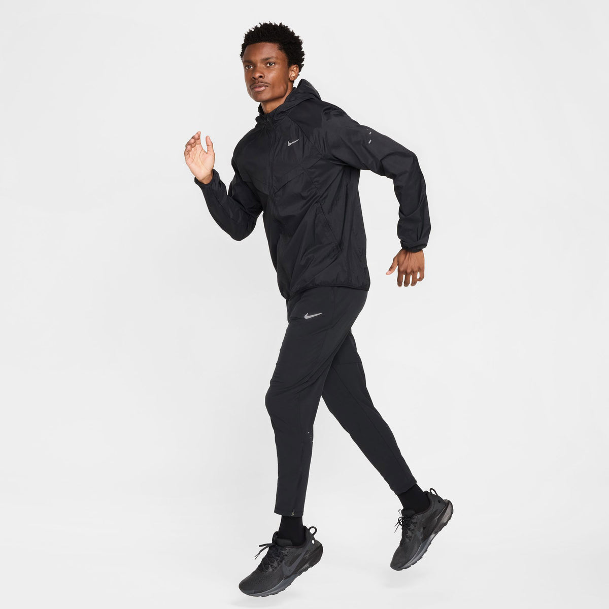 Nike Stride Erkek Siyah Koşu Yağmurluğu