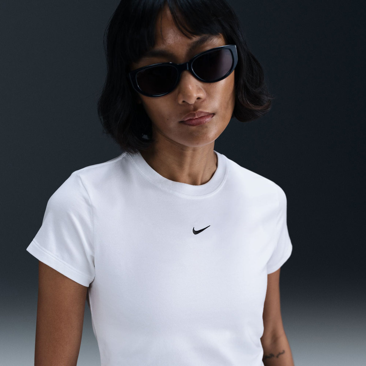 Nike Sportswear Chill Knit Cropped Kadın Beyaz T-shirt