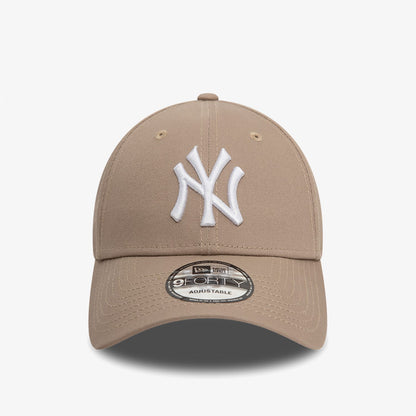 New Era League Essential New York Yankees 9forty Kadın Krem Şapka