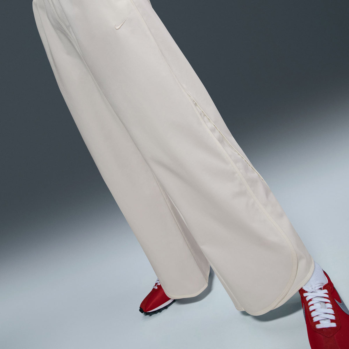 Nike Sportswear Collection Kadın Beyaz Pantolon