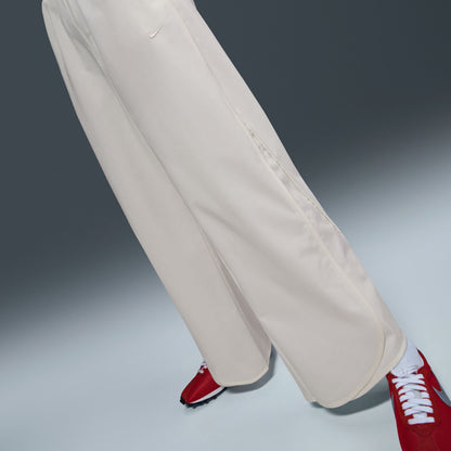 Nike Sportswear Collection Kadın Beyaz Pantolon