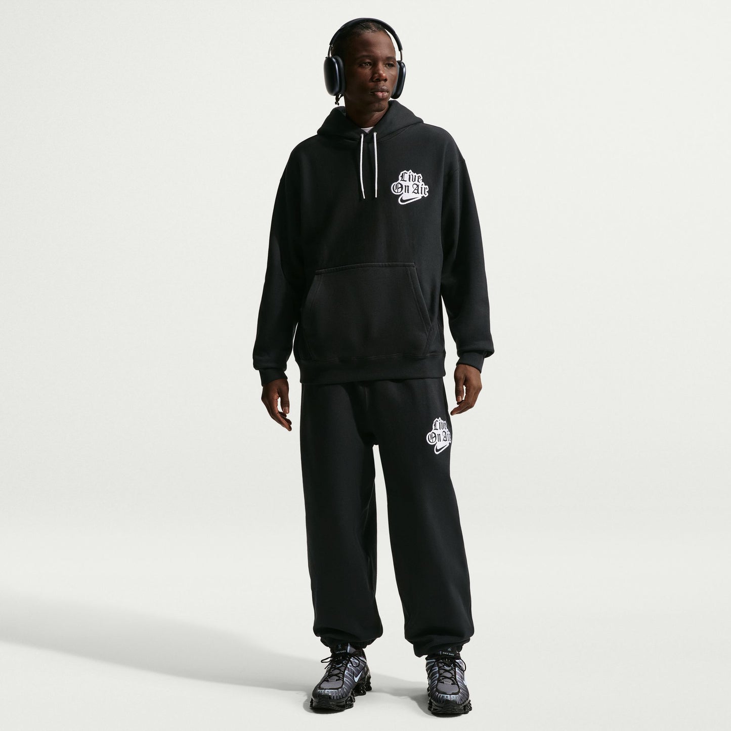 Nike Solo Swoosh Erkek Siyah Sweatshirt